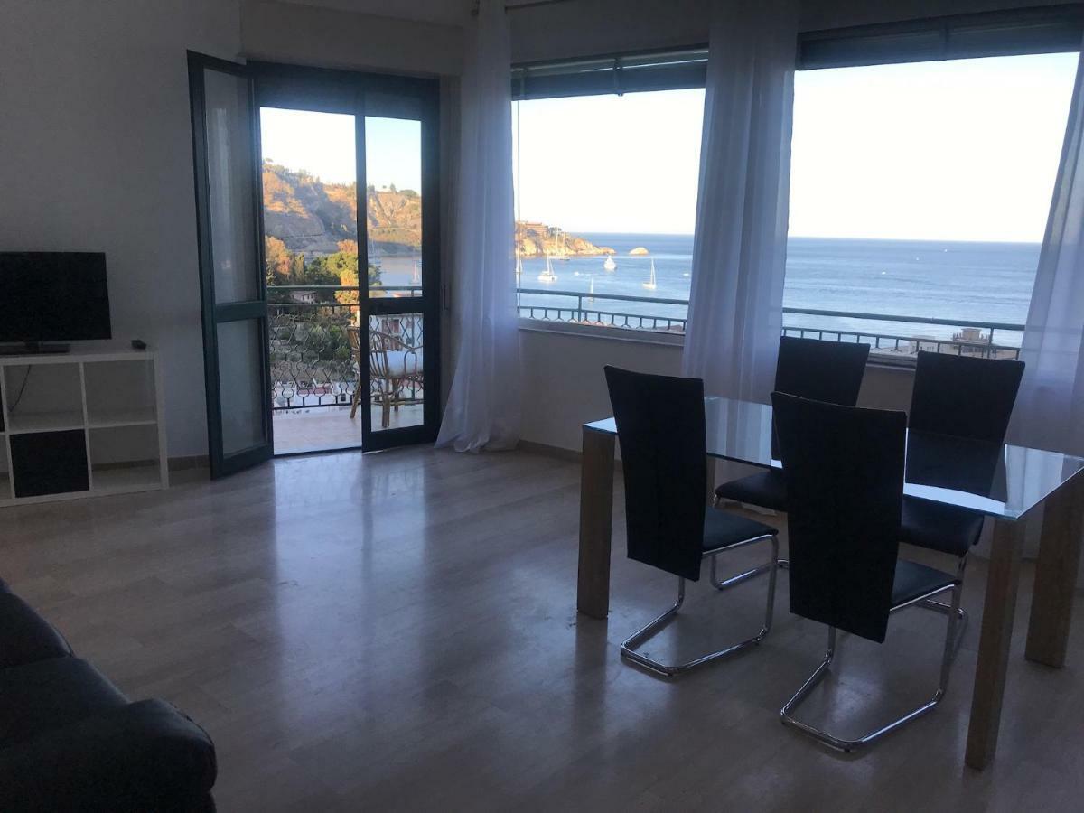 Baia Taormina Apartment Giardini Naxos Exterior foto