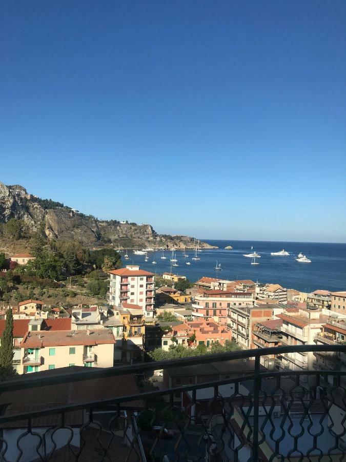 Baia Taormina Apartment Giardini Naxos Exterior foto