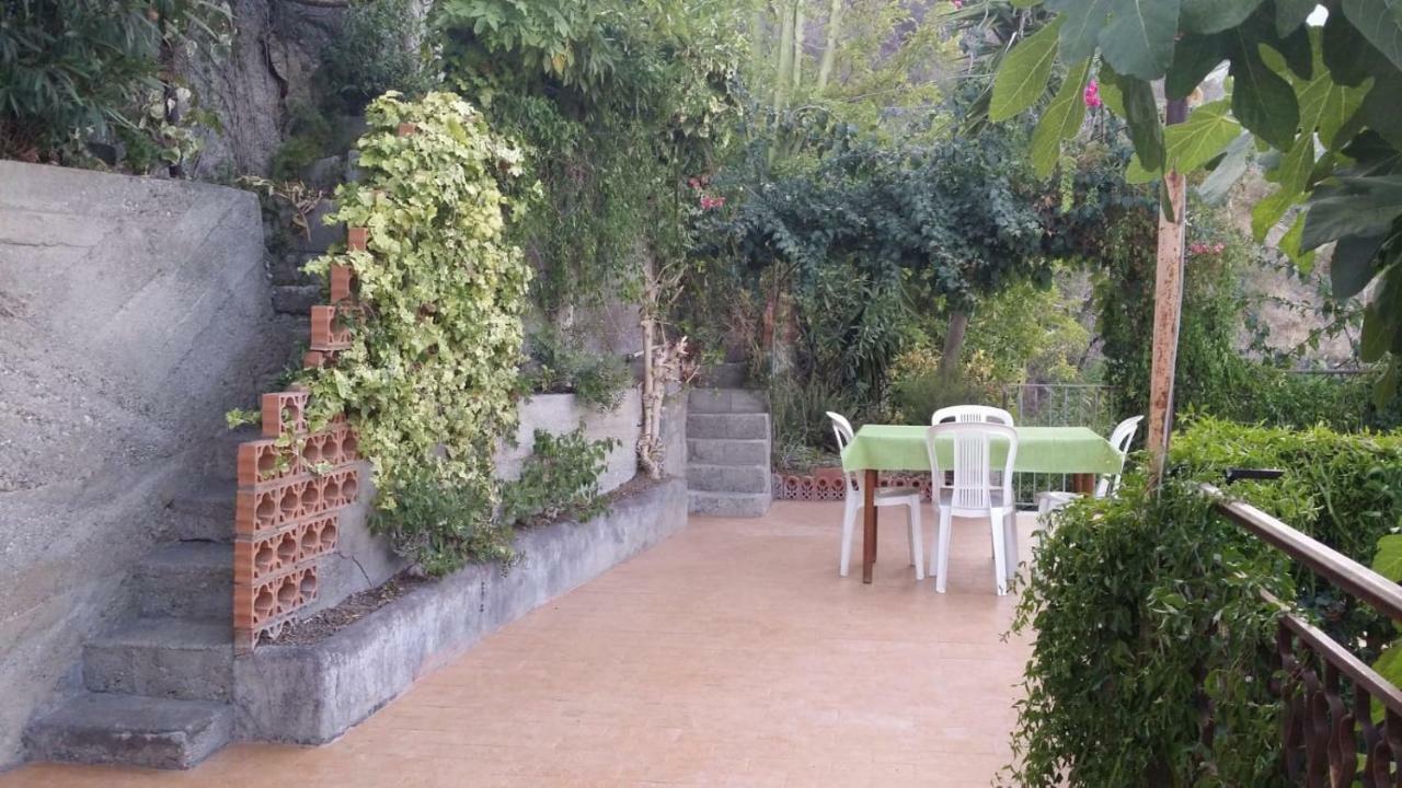 Baia Taormina Apartment Giardini Naxos Exterior foto