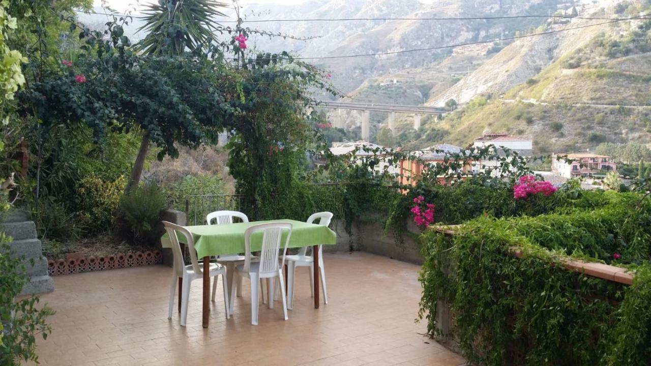 Baia Taormina Apartment Giardini Naxos Exterior foto
